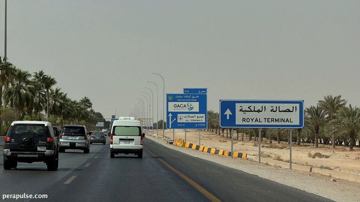 Yemen's Houthis Warn Against Use of Riyadh Airport Amid Ongoing Tensions